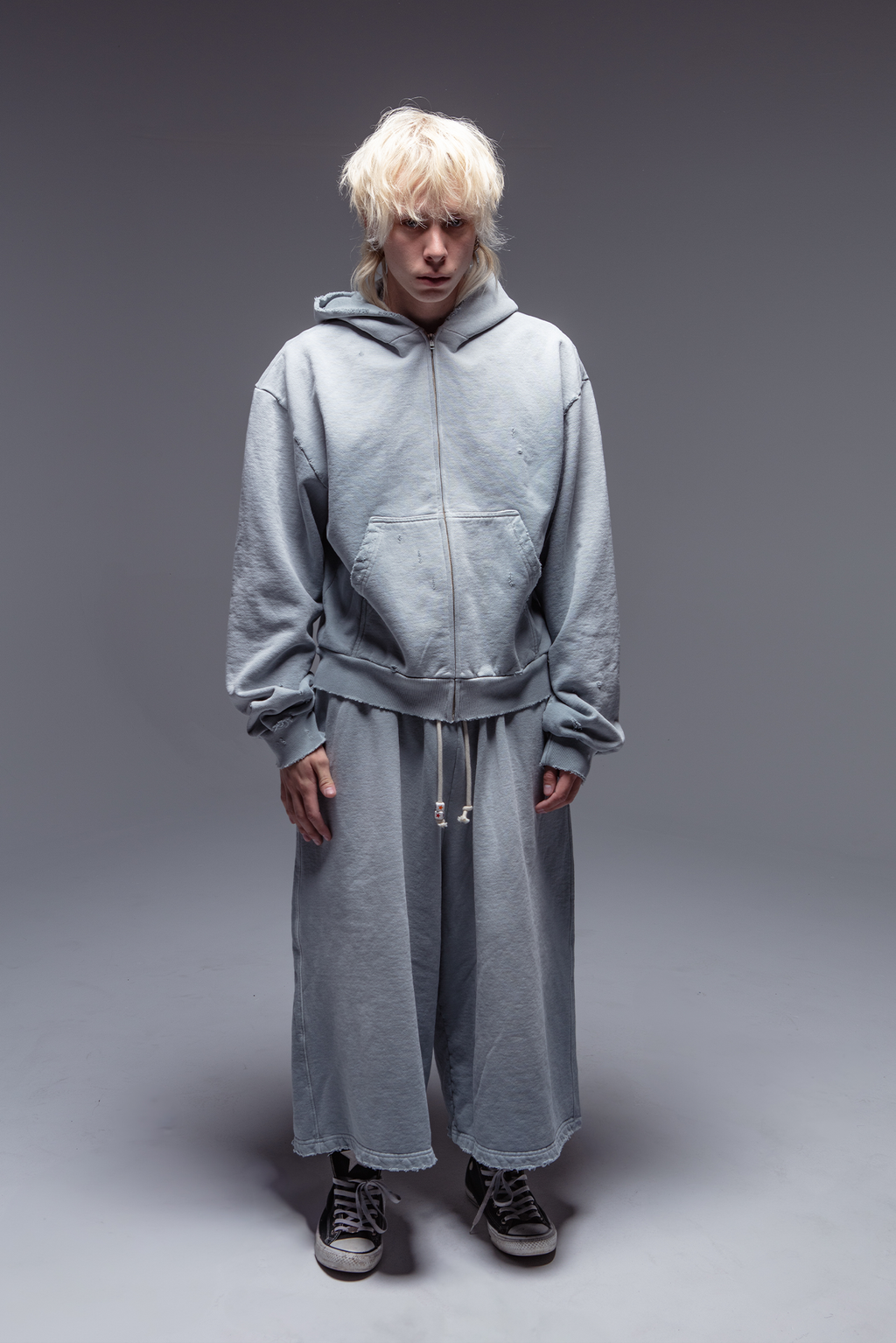 Distressed Zip Up Hoodie 02